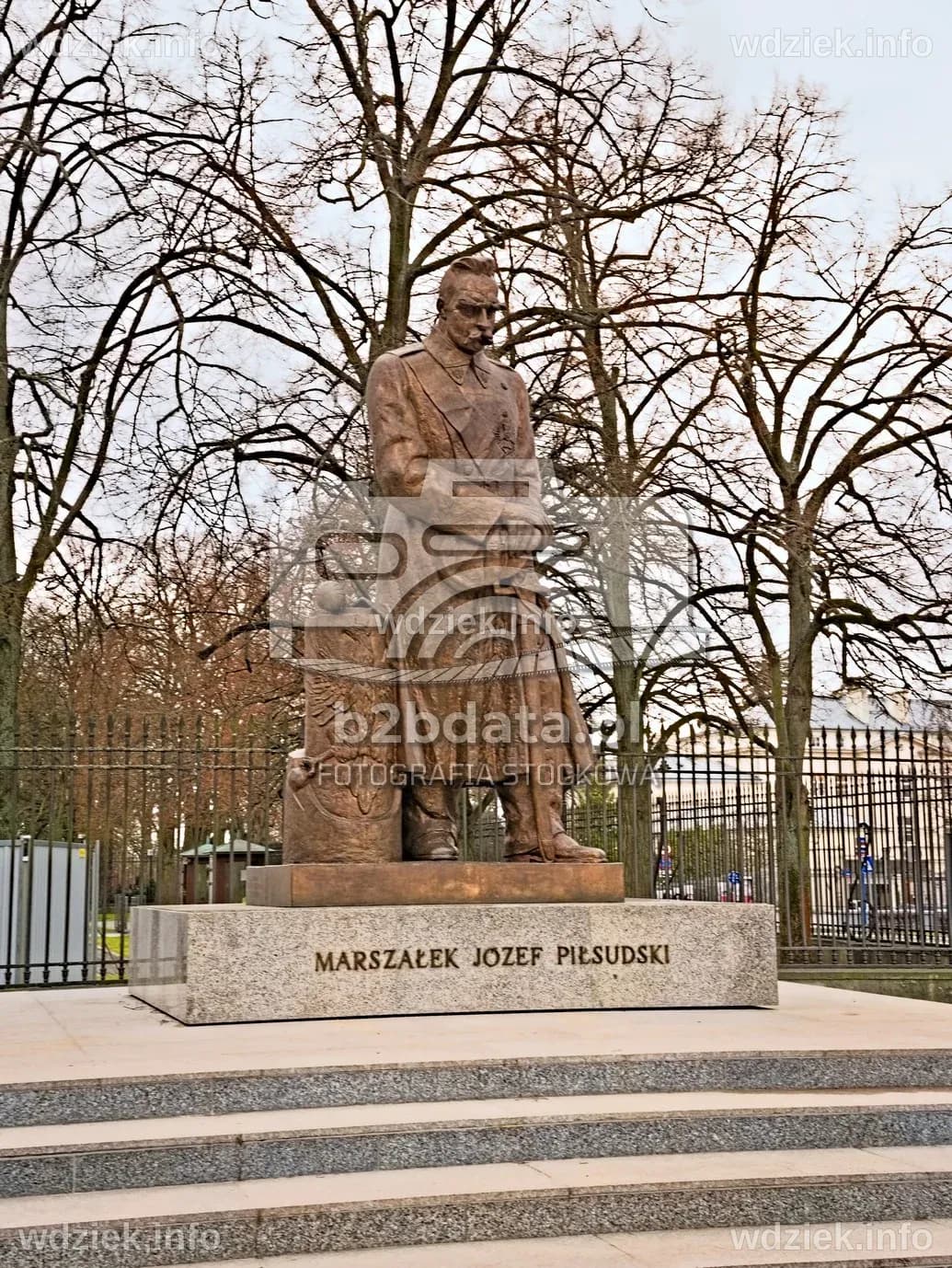 Warszawa - Pomnik Józefa Piłsudskiego - B2BData.pl