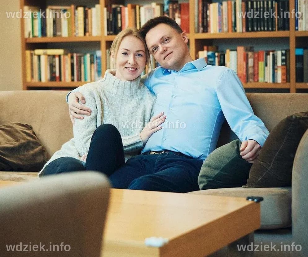 Szymon Hołownia: Jego Rodzice i Pochodzenie – Pełna Historia