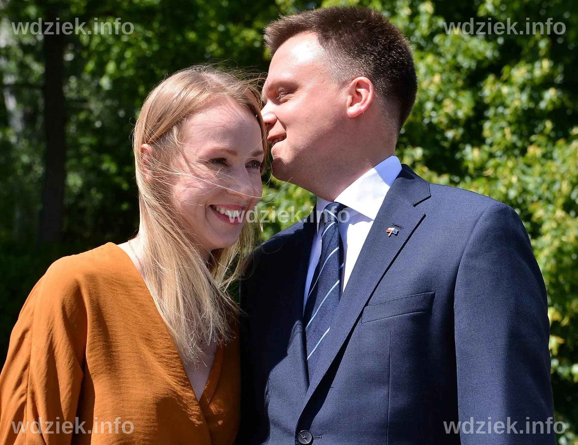 Szymon Hołownia: Jego Rodzice i Pochodzenie – Pełna Historia