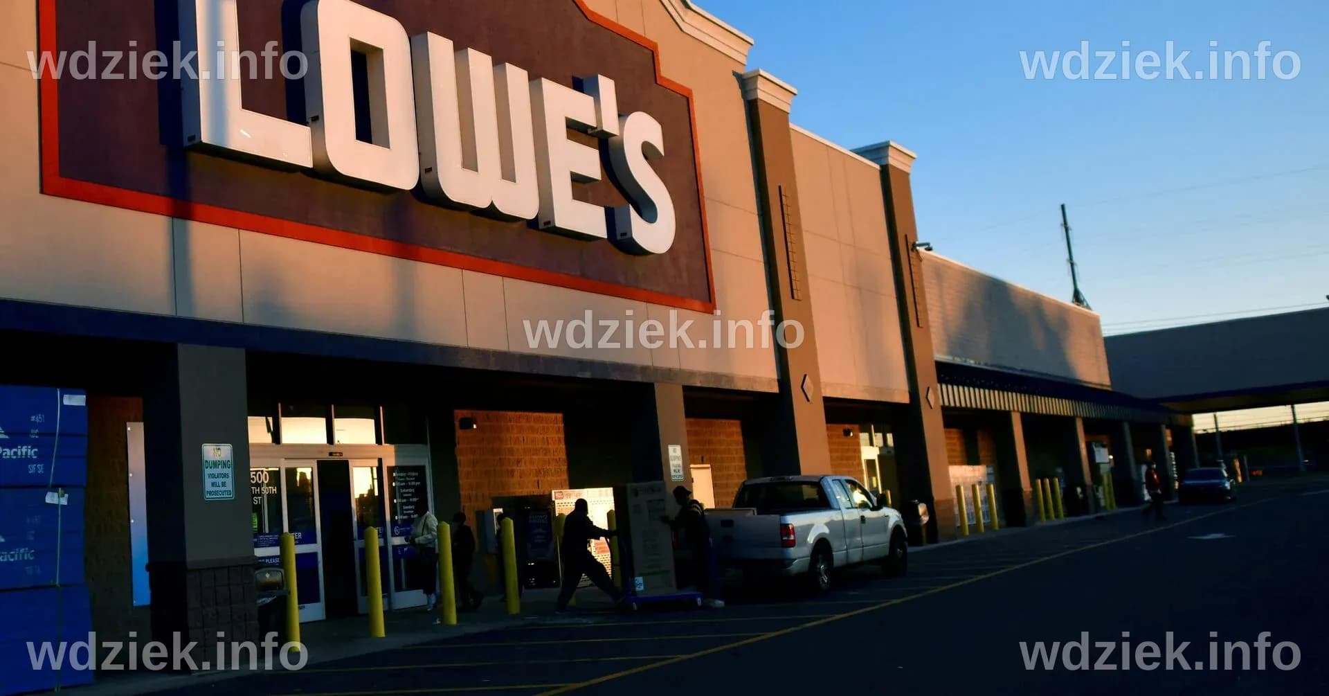 Lowe's tops quarterly estimates, CEO says consumer sentiment improving ...