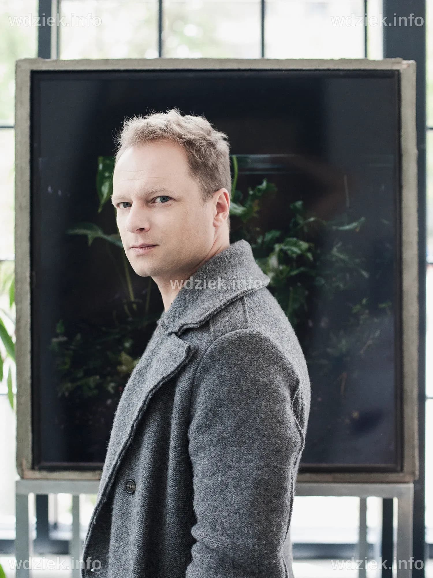 Maciej Stuhr: Kariera, Życie Prywatne i Wpływ na Polską Kulturę