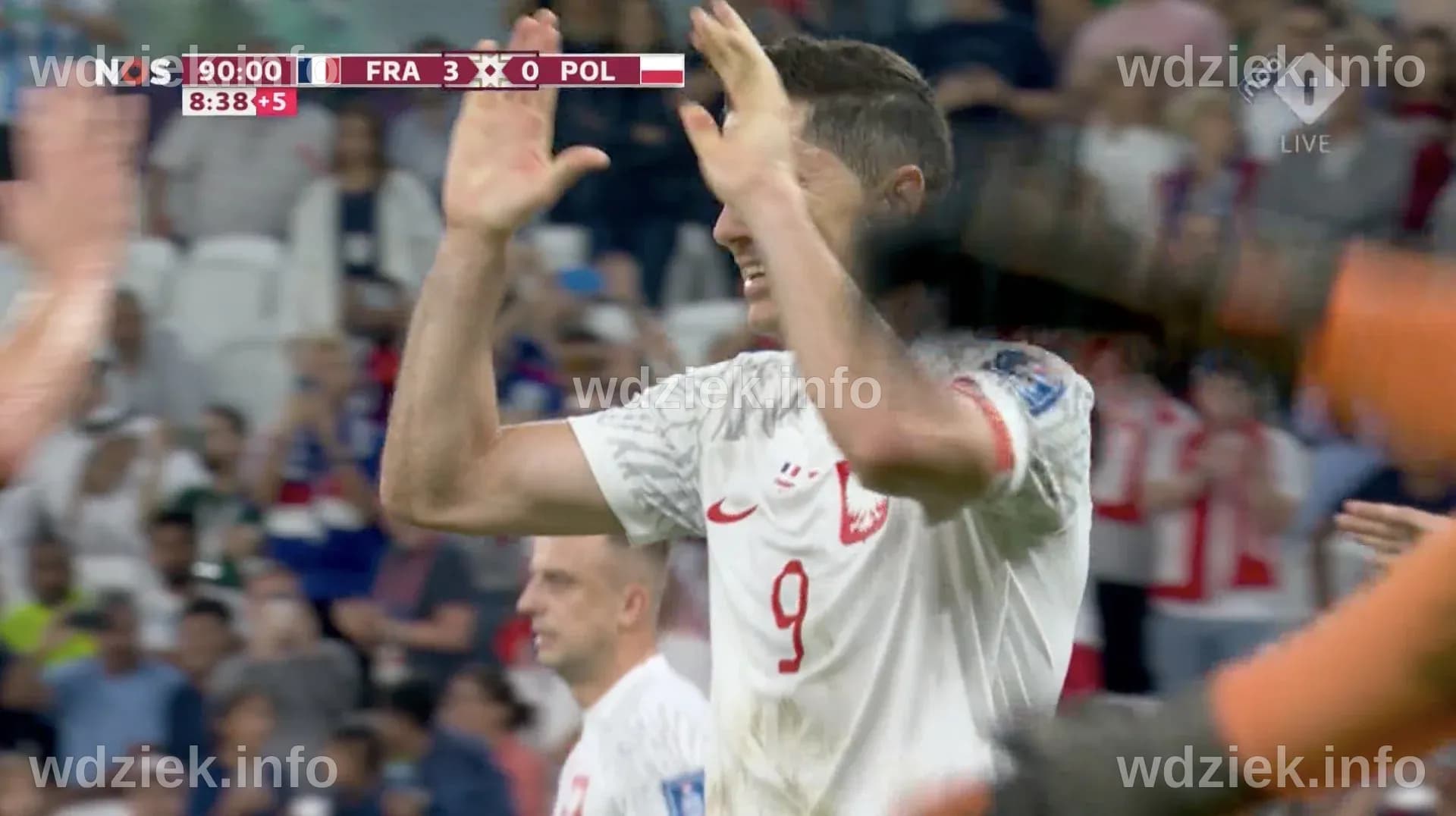 Lewandowski strzelił karnego za... drugim razem. Jego reakcja mówi wszystko